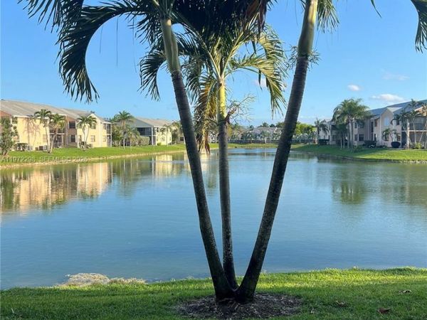 980 Constitution Dr , Unit 980J, Homestead, FL 33034