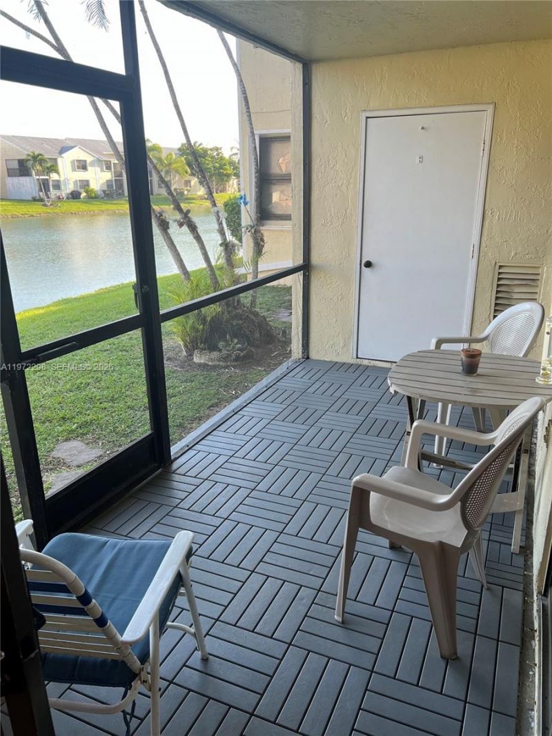 980 Constitution Dr , Unit 980J, Homestead, FL 33034 Photo