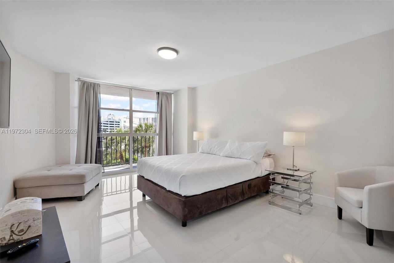 600 Parkview Dr, Unit 412, Hallandale Beach, FL 33009 Photo