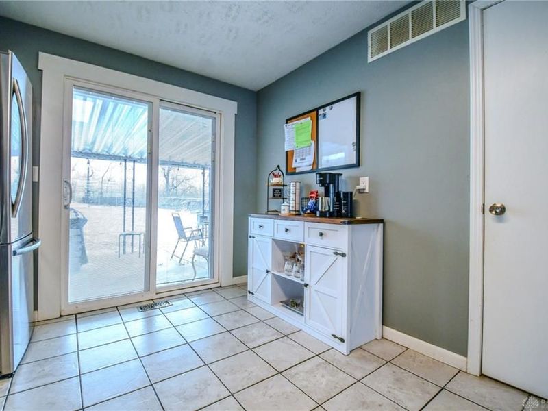 8286 Briar Ridge Court, Huber Heights, OH 45424 Photo 17