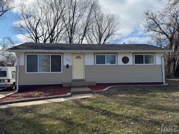 8408 Hill Avenue, St Louis, MO 63121