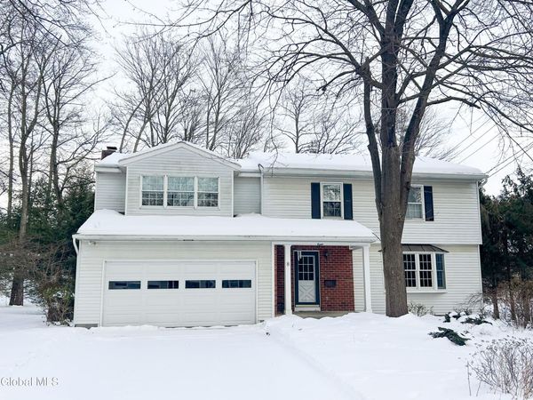 8 Wedge Road, Delmar, NY 12054