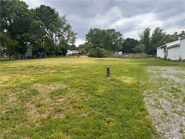 44972 Crestview Road, Columbiana, OH 44408