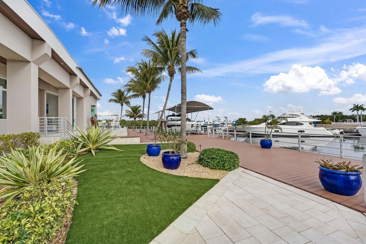 103 Montrose Dr, Fort Myers, FL 33919 Photo