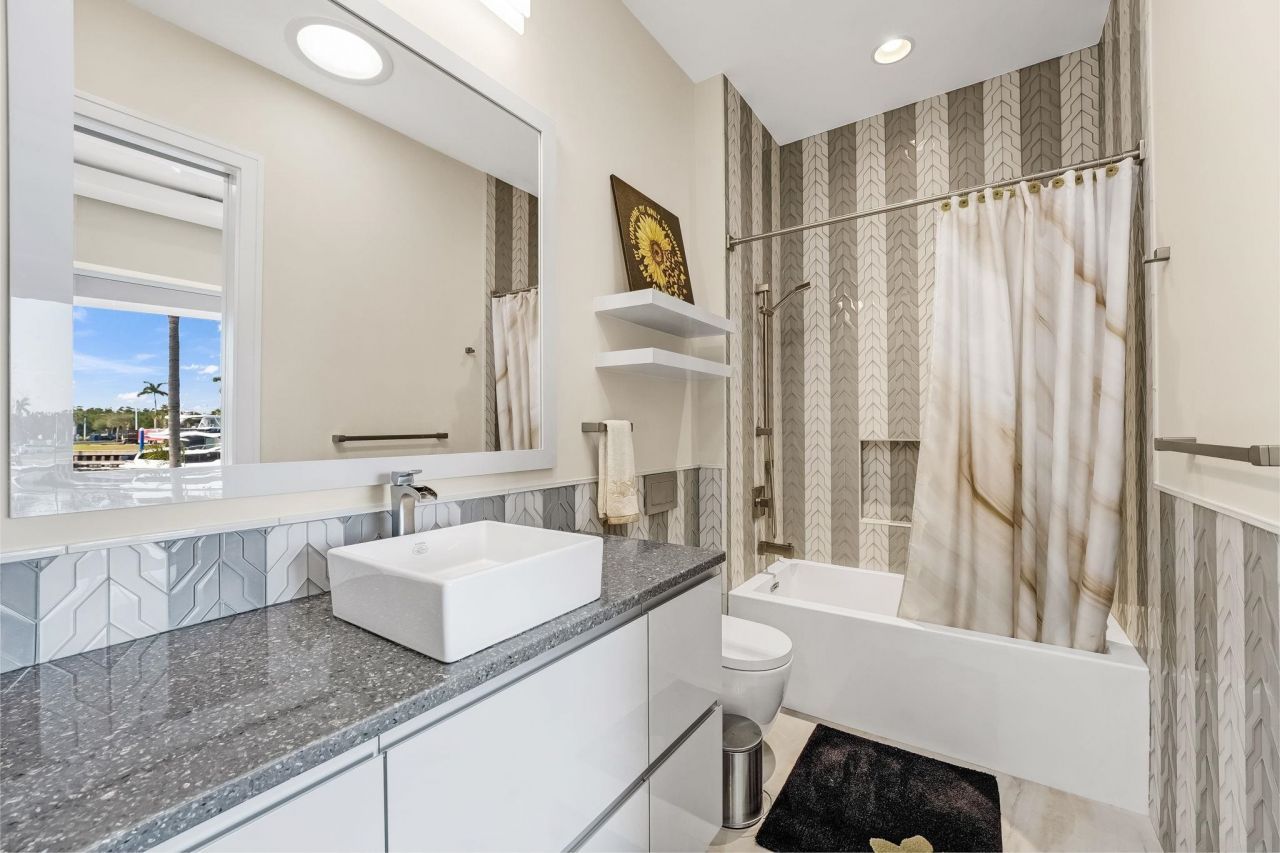 103 Montrose Dr, Fort Myers, FL 33919 Photo