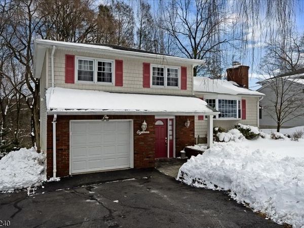 18 Stony Hill Ct, Butler, NJ 07405