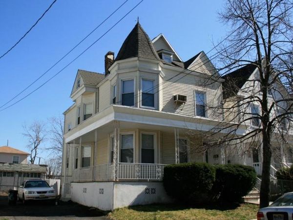 194 Smith St, Newark, NJ 07106