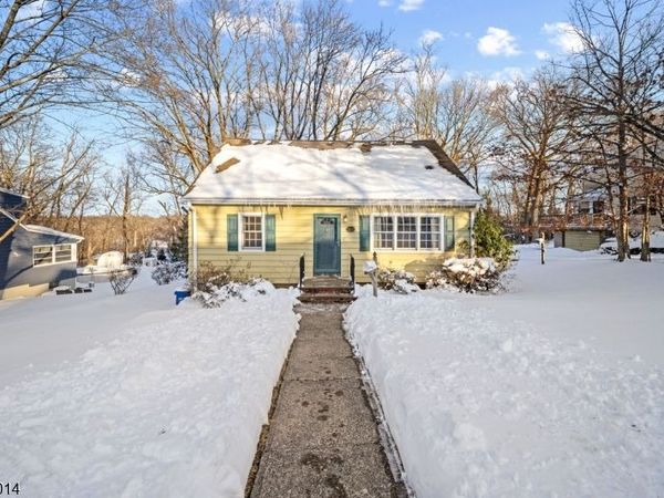 212 Spruce St, Midland Park, NJ 07432