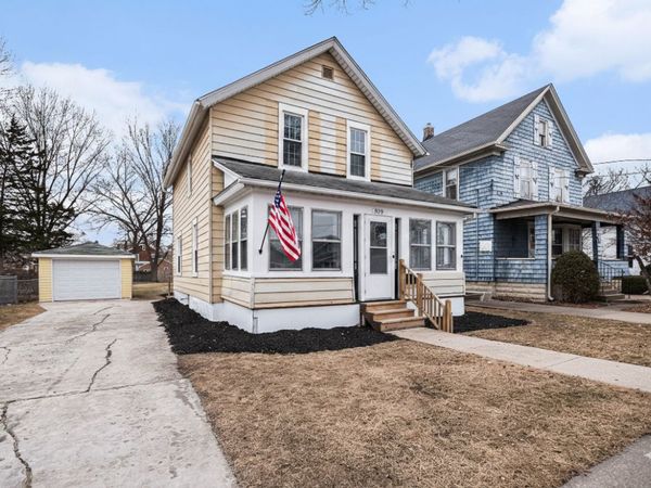 819 Pearl Street , Aurora, IL 60505