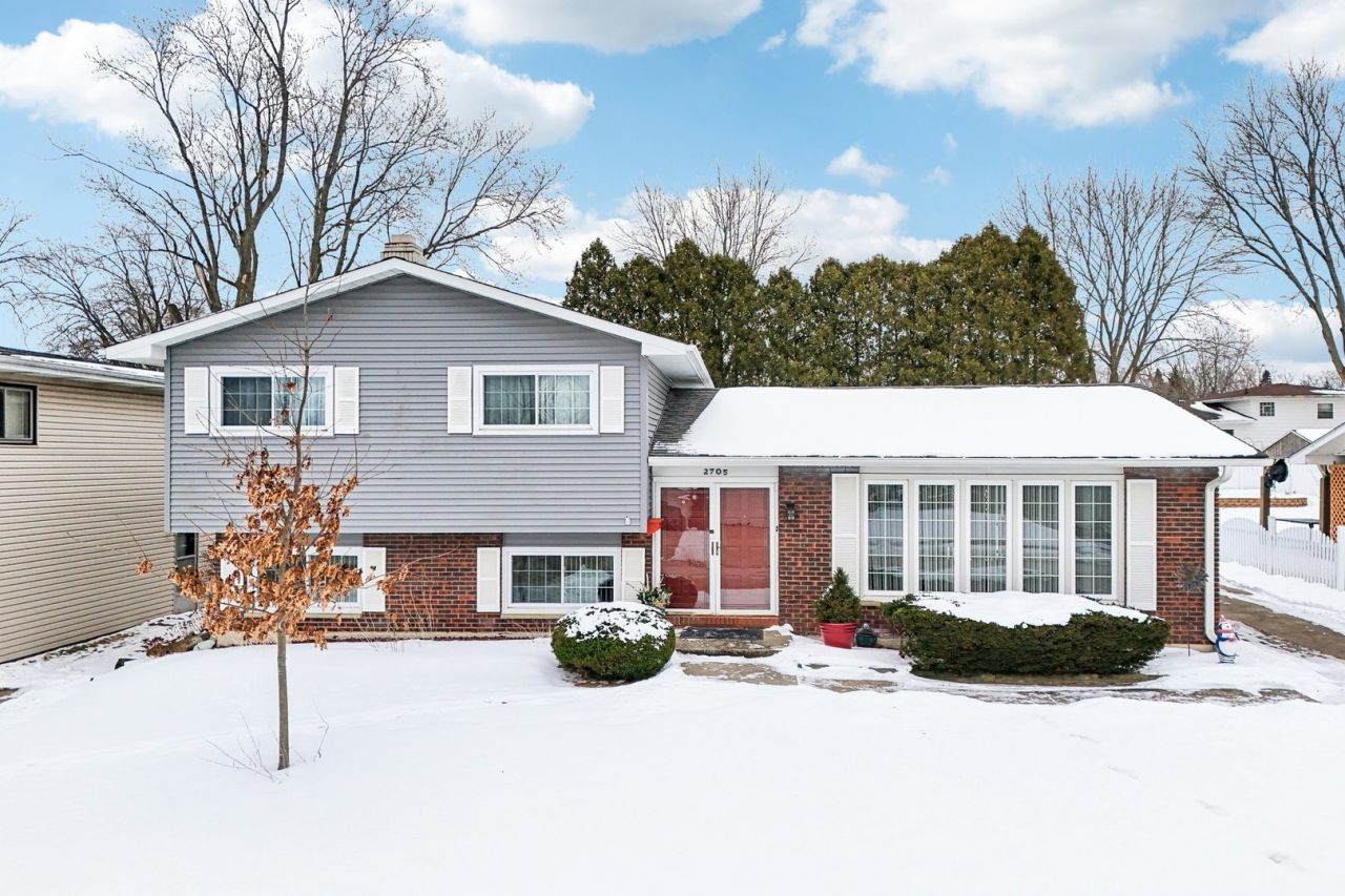 2705 Jacquelyn Lane, Waukegan, IL 60087 Main Photo