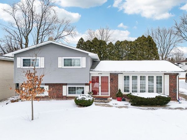 2705 Jacquelyn Lane, Waukegan, IL 60087