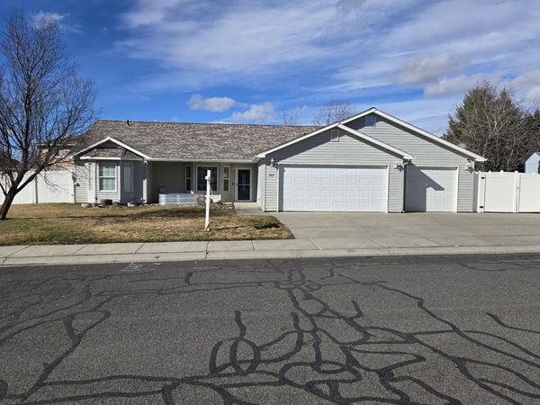 807 E Justin Ave, Medical Lake, WA 99022