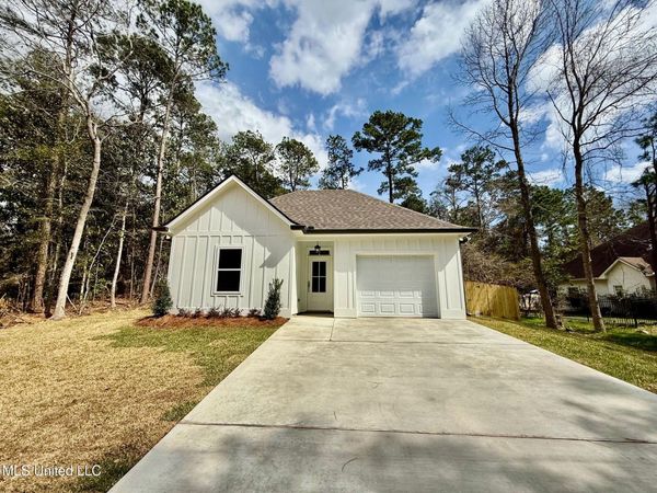 94176 Bayou Drive, Diamondhead, MS 39525