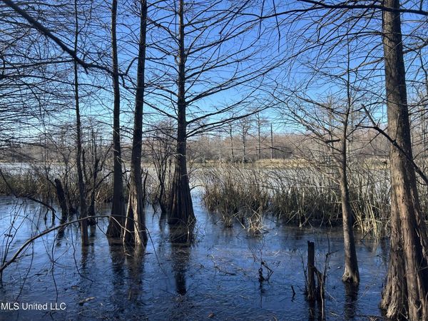 S Old Highway 61, Dundee, MS 38626
