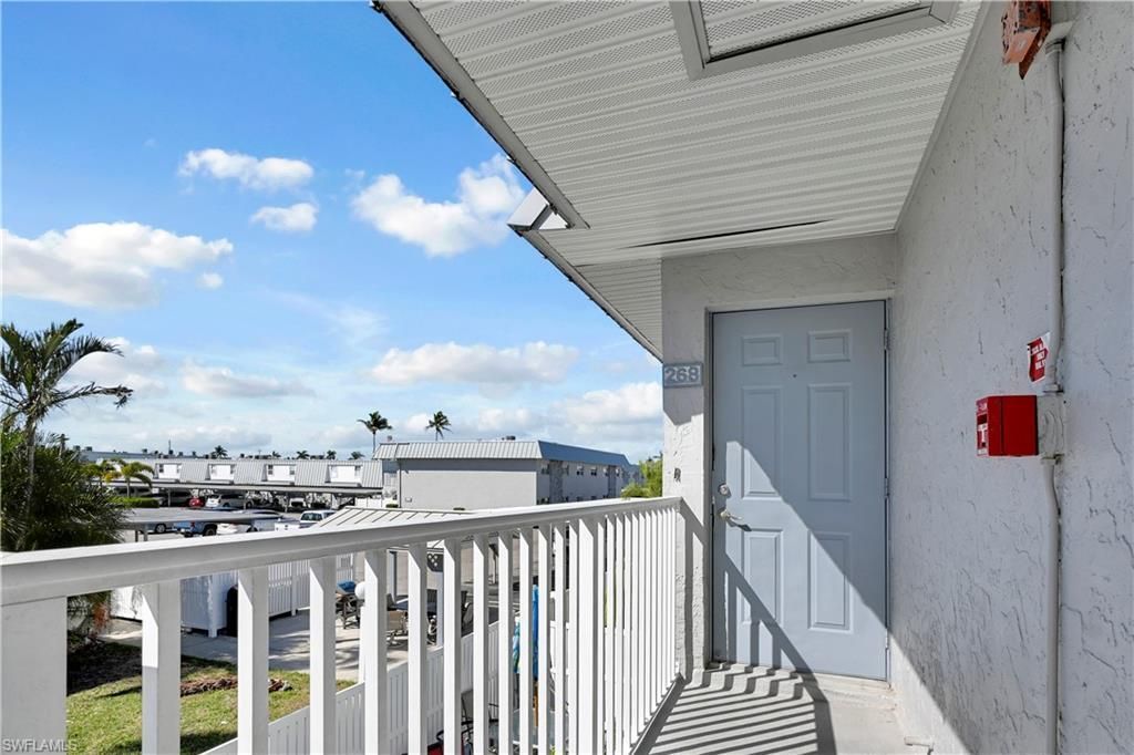 6777 Winkler Rd, Unit 268, Fort Myers, FL 33919 Photo
