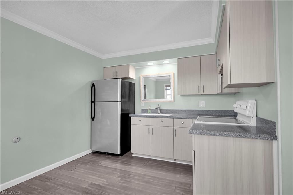 6777 Winkler Rd, Unit 268, Fort Myers, FL 33919 Photo