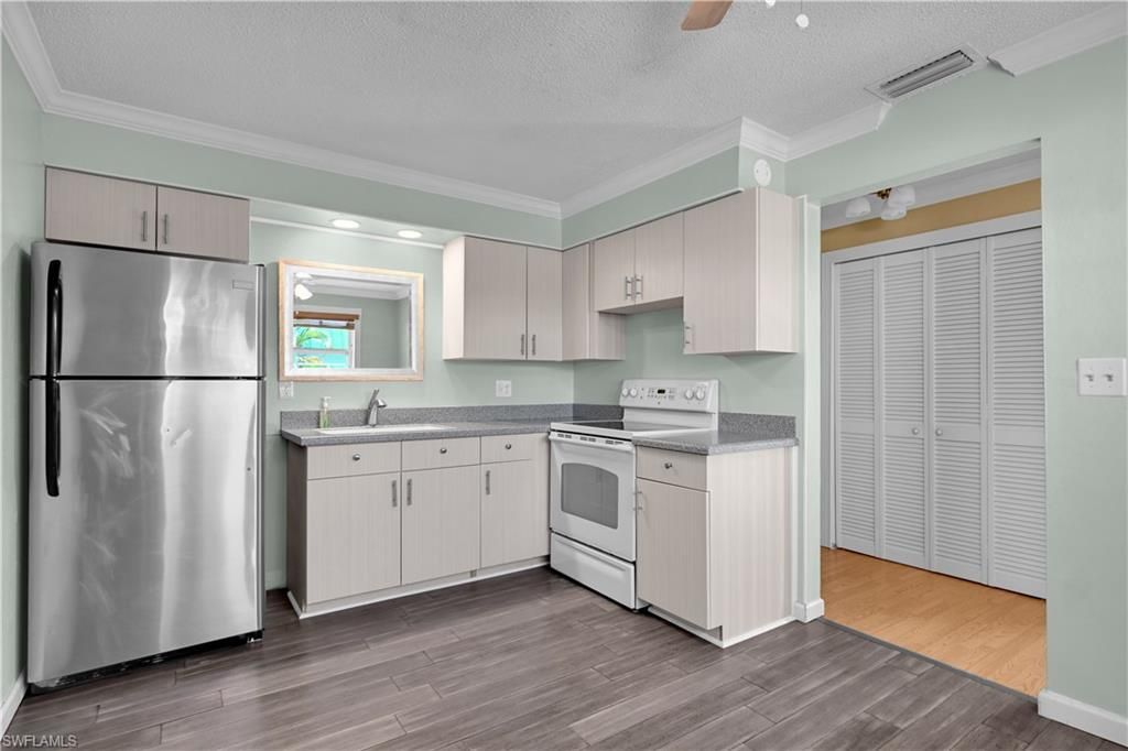 6777 Winkler Rd, Unit 268, Fort Myers, FL 33919 Photo