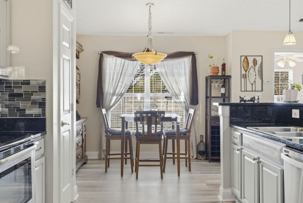 200 Silverbelle Blvd.  Photo 16