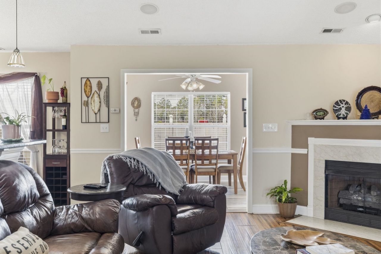 200 Silverbelle Blvd.  Photo 19