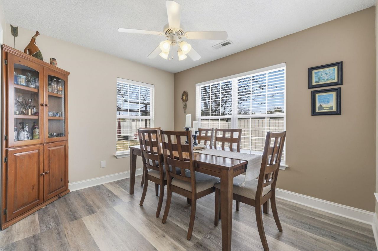 200 Silverbelle Blvd.  Photo 20