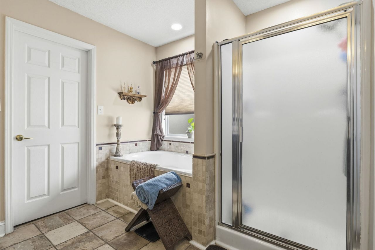 200 Silverbelle Blvd.  Photo 26