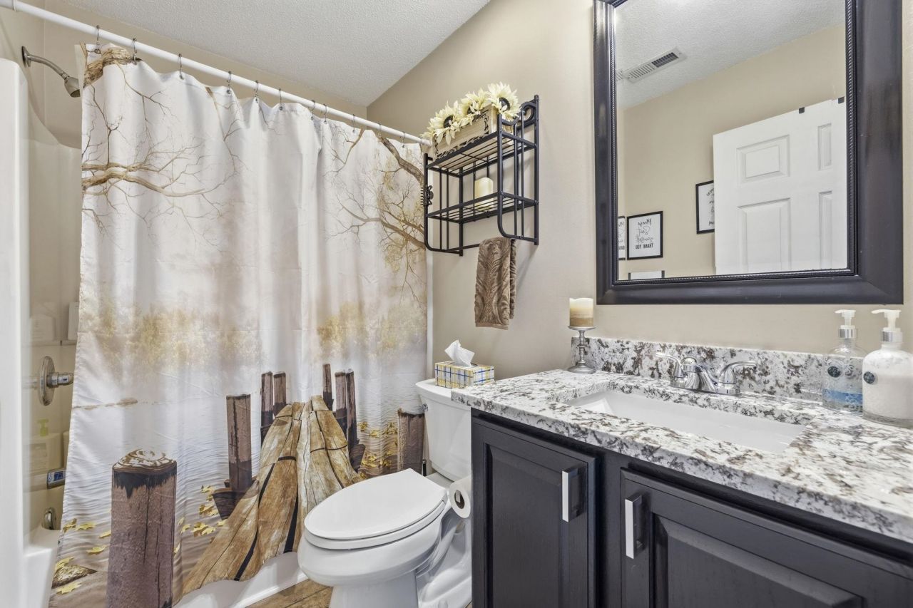 200 Silverbelle Blvd.  Photo 31