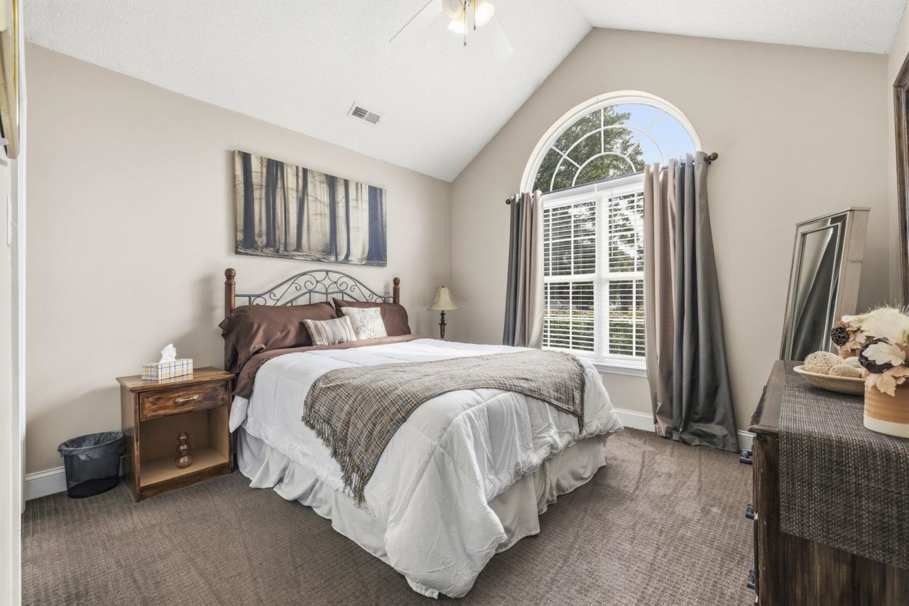 200 Silverbelle Blvd.  Photo 32