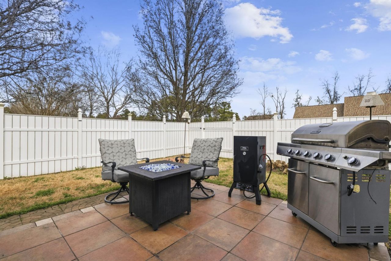 200 Silverbelle Blvd.  Photo 36