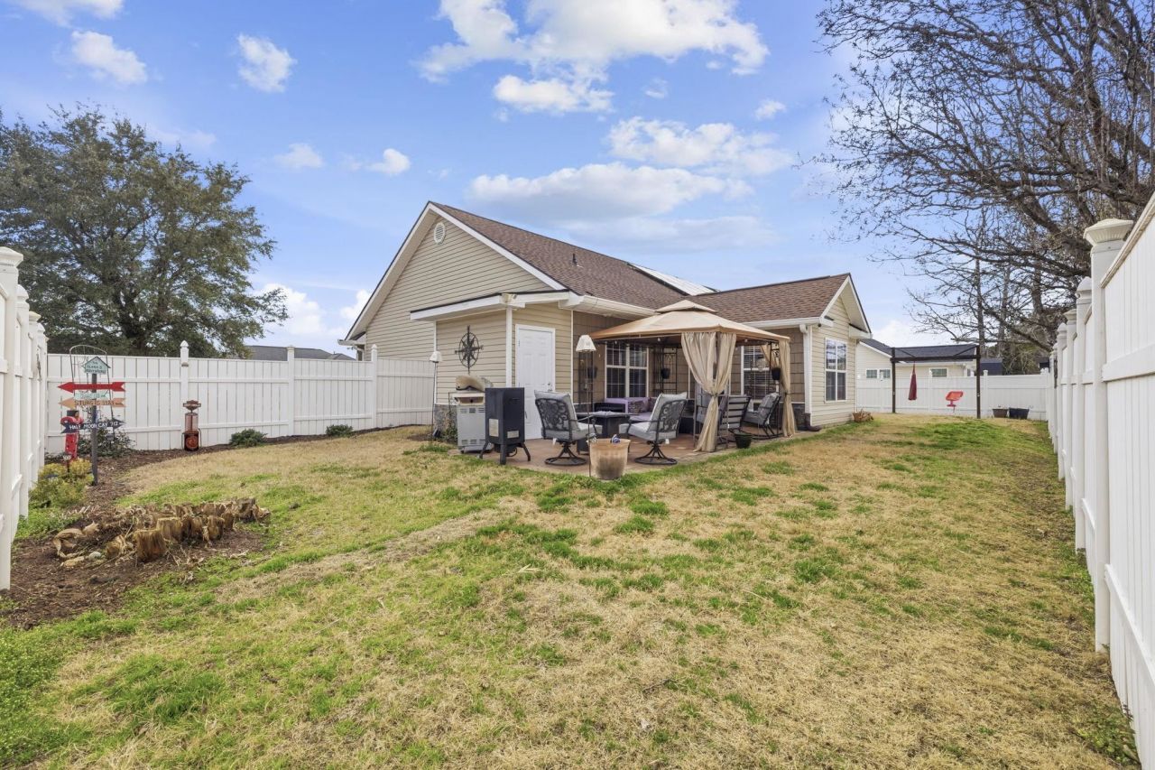 200 Silverbelle Blvd.  Photo 37