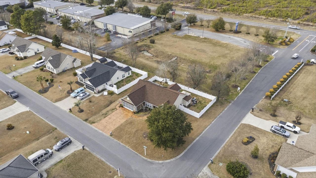 200 Silverbelle Blvd.  Photo 41