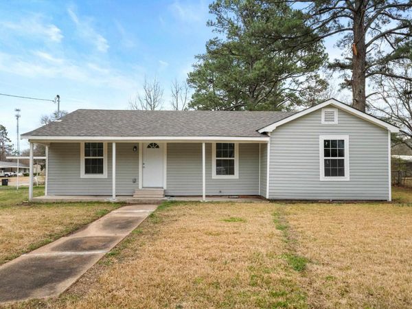 1304 Peach Street , Hope, AR 71801