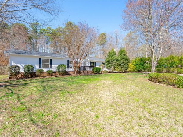 188 Crystal Bay Drive, Mooresville, NC 28115