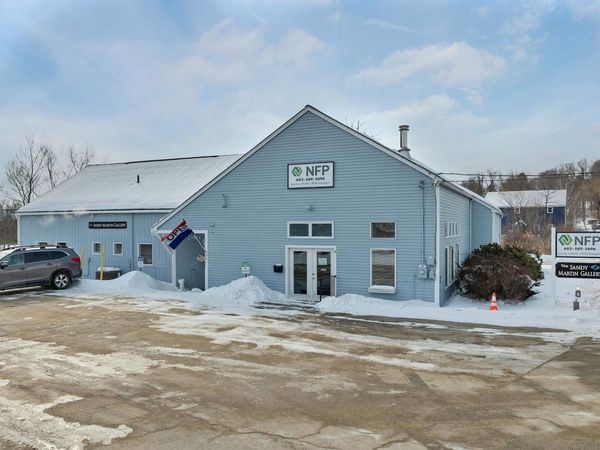 17 Bay Street, Wolfeboro, NH 03894