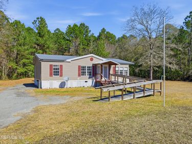 44326 WOODLAND Circle, Callahan, FL 32011