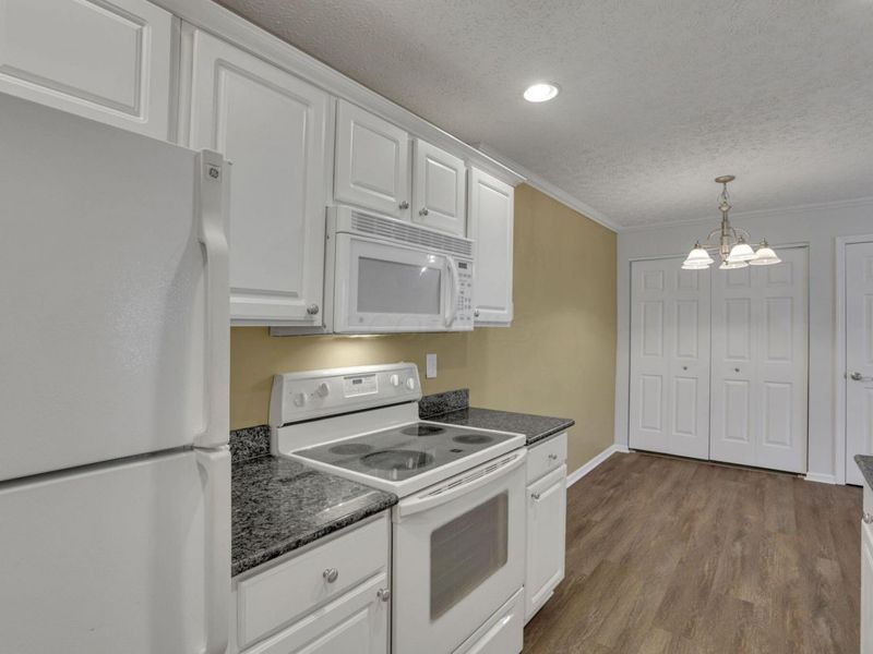 5621 Cedar Springs, Columbus, OH 43228 Photo 14