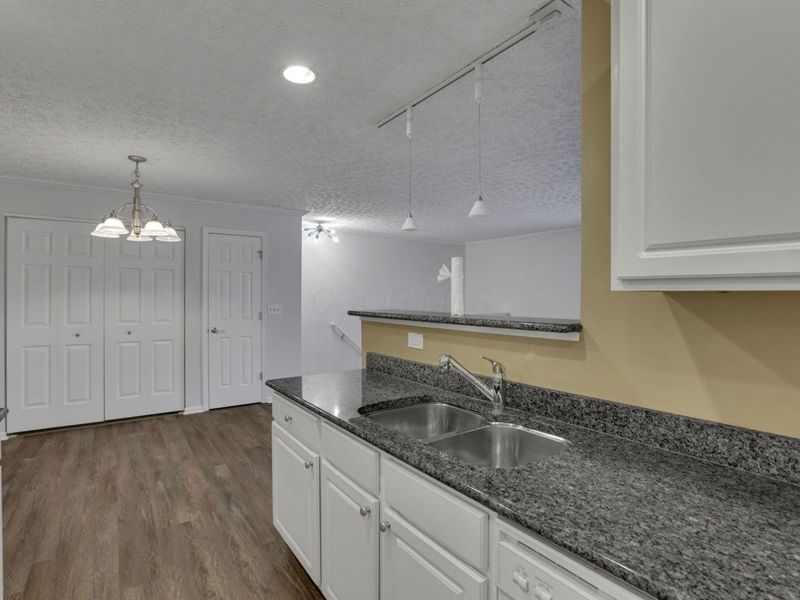 5621 Cedar Springs, Columbus, OH 43228 Photo 16