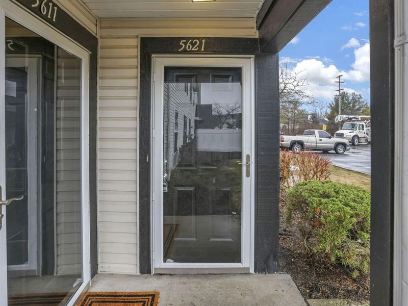 5621 Cedar Springs, Columbus, OH 43228 Photo 2