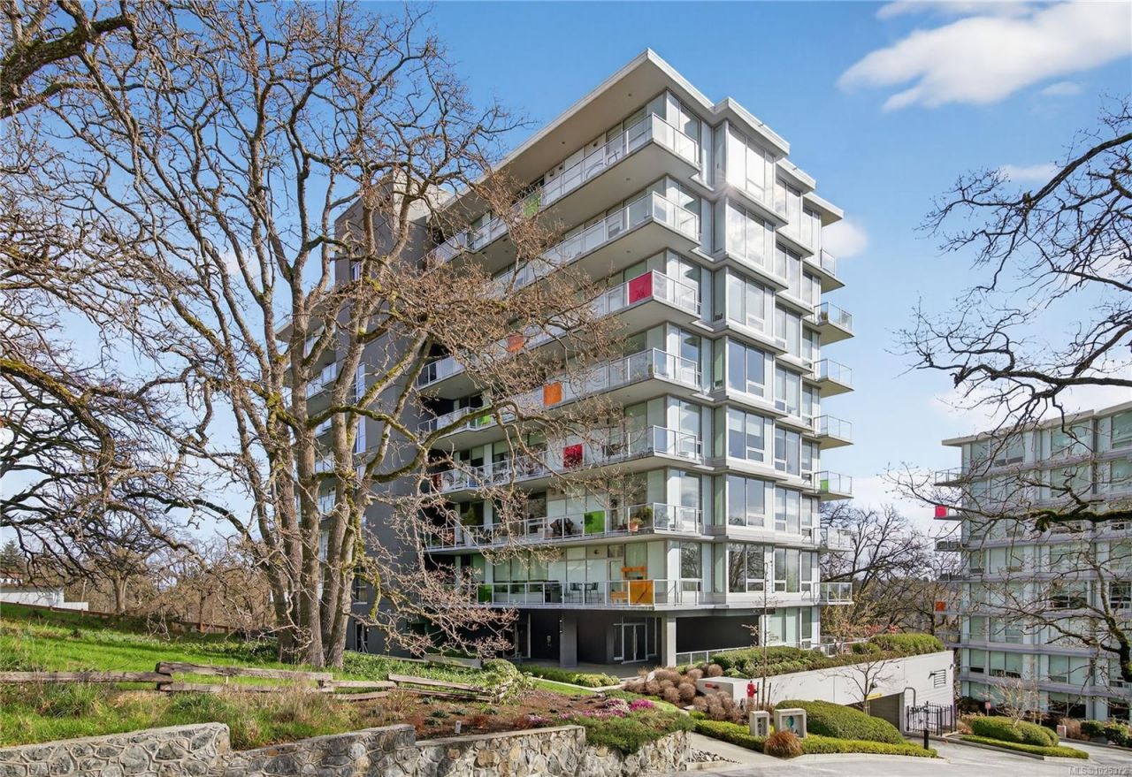 4011 Rainbow Hill Lane Saanich, BC V9B 0G4