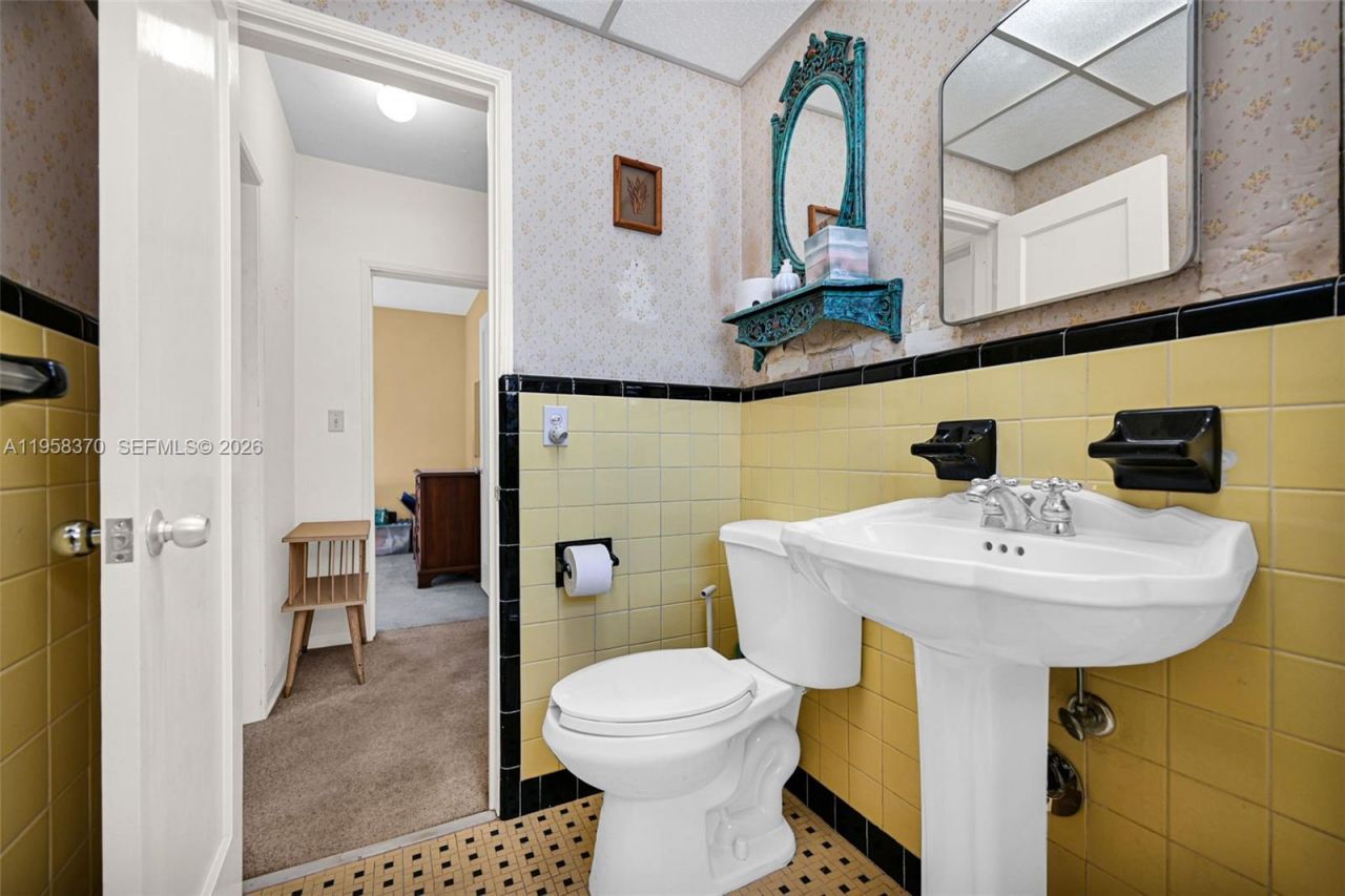 6303 SW 43rd St , South Miami, FL 33155 Photo