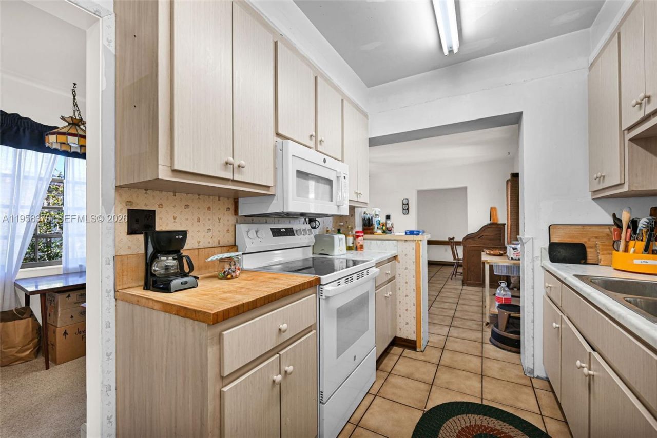 6303 SW 43rd St , South Miami, FL 33155 Photo