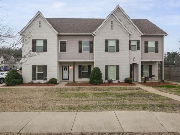 100 Robbins, Oxford, MS 38655