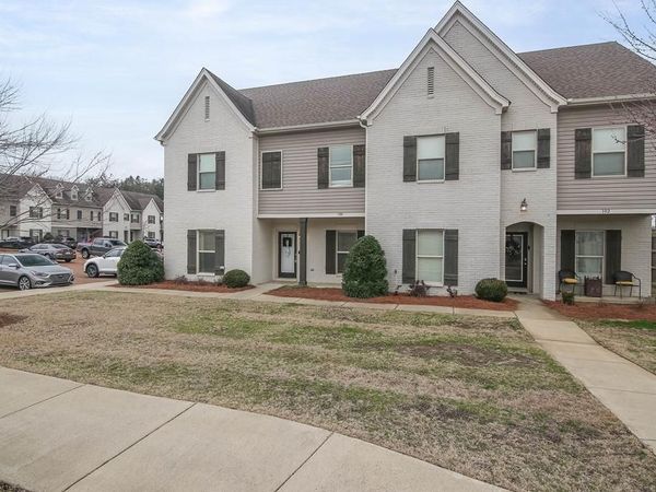 100 Robbins, Oxford, MS 38655