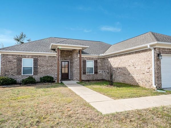 1012 Briarwood Dr, Oxford, MS 38655