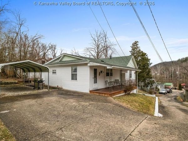 224 Easter Road, Nitro, WV 25143