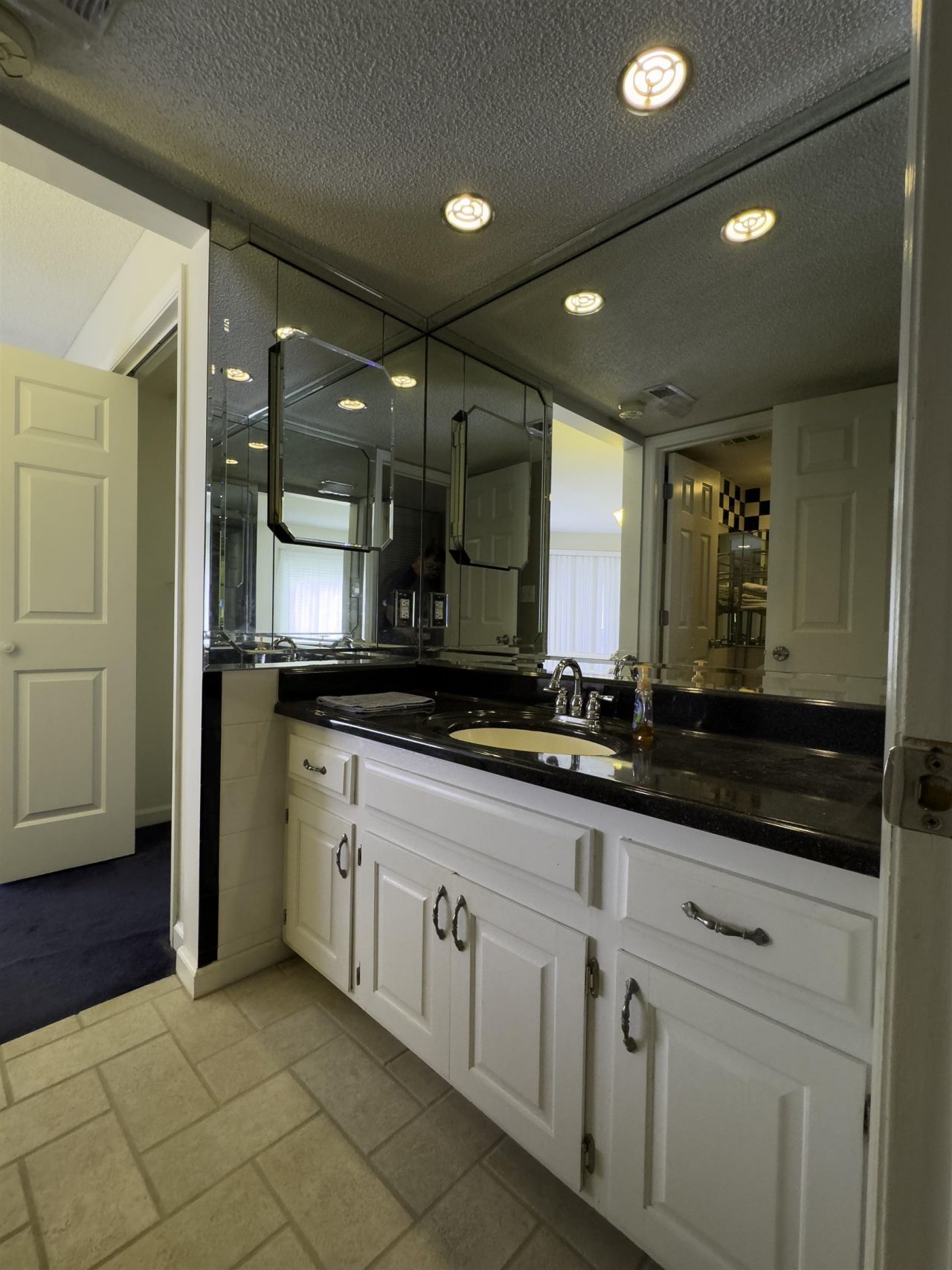 4290 Pinehurst Circle  Photo 10