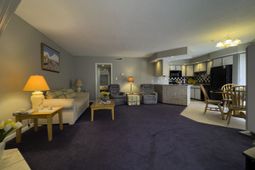 4290 Pinehurst Circle  photo 4