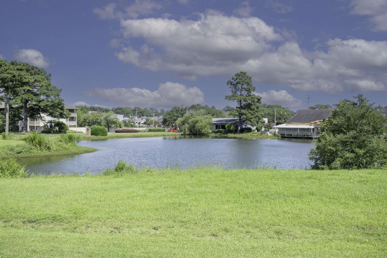 4290 Pinehurst Circle  Photo 22