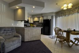 4290 Pinehurst Circle  photo 4