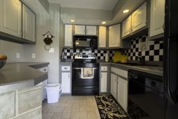 4290 Pinehurst Circle  photo 4