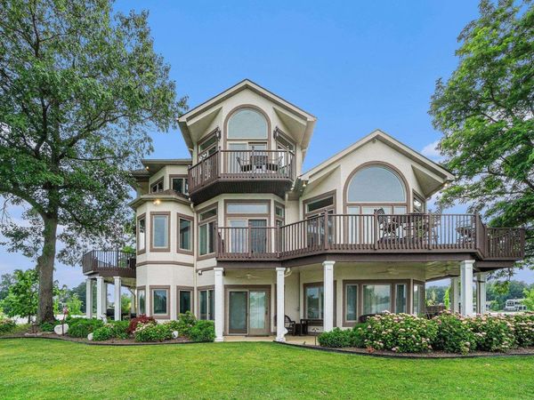 265 Lakeshore Drive, Battle Creek, MI 49015